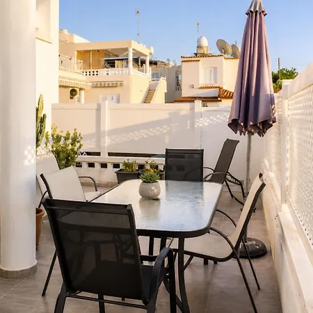 Nerina Townhouse By Staycom *