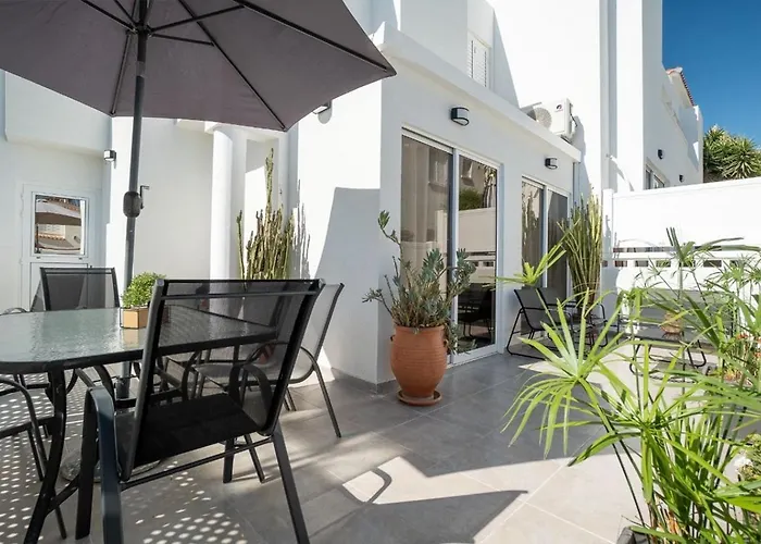 Nerina Luxury 01 펜션 파포스